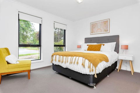 Entire Home In Mount Barker - Great Ocean Road Tourism 3