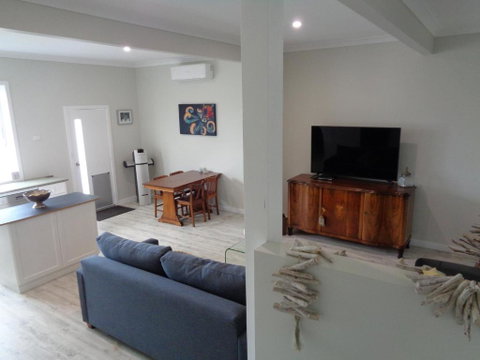 Erwins Lagoon Retreat - Great Ocean Road Tourism 1