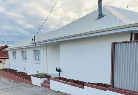 Executive Central Home - Great Ocean Road Tourism 0