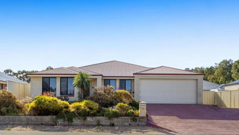 Executive Escape 4 Bedroom Home - Great Ocean Road Tourism 0