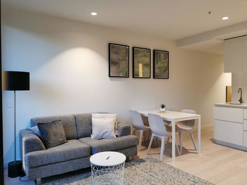 EQ Tower Modern Apartments Melbourne Central CBD - Great Ocean Road Tourism 2