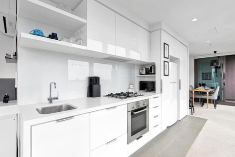EPORO Tower Modern Apartments Melbourne Central CBD - Great Ocean Road Tourism 3