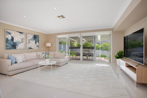 Entire Home In Park Central - Family-Friendly Getaway - Walk To Parks, Shops And Transport In Macarthur - Great Ocean Road Tourism 2