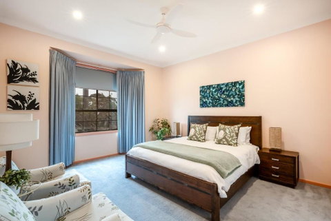 Family Beach House Near Barwon River & Beaches - Great Ocean Road Tourism 1