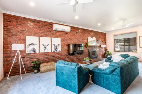 Family Beach House Near Barwon River & Beaches - Great Ocean Road Tourism 4