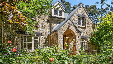 FROGWELL HOLLOW Immerse Into An Idyllic Fairytale - Great Ocean Road Tourism 0