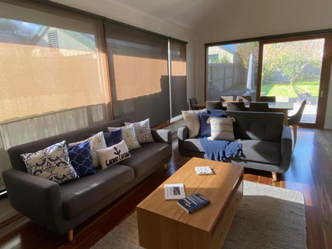 GALWAY COTTAGE - Great Ocean Road Tourism 0