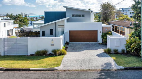 GEORGE8- THE ULTIMATE, FAMILY BEACH HOUSE! - Great Ocean Road Tourism 0