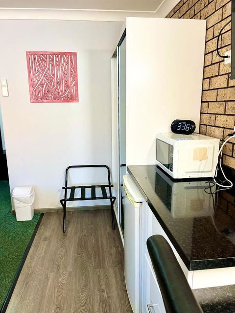 Gilgandra Motel - Great Ocean Road Tourism 1