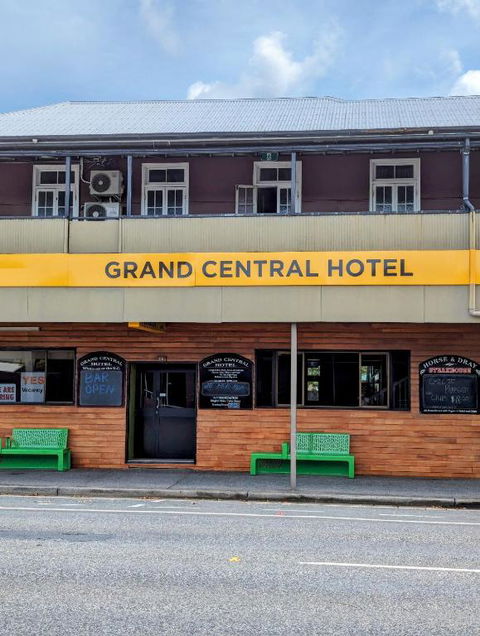 GRAND CENTRAL HOTEL PROSERPINE - Great Ocean Road Tourism 2