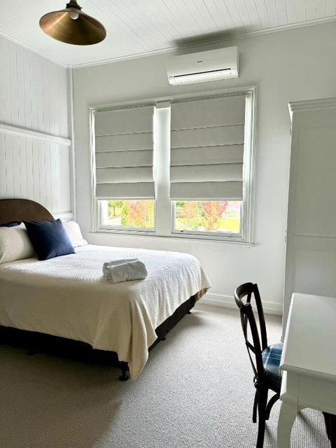 Grand Old Crow Hotel - Great Ocean Road Tourism 4