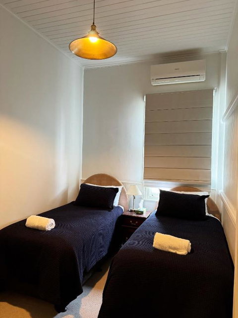 Grand Old Crow Hotel - Great Ocean Road Tourism 1