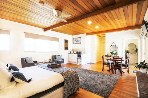Hahndorf Lodge Pioneer Suite - Main Street Hahndorf On Site Secure Parking - Great Ocean Road Tourism 2