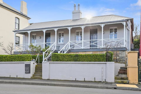 Hampden Neuve - Luxury Georgian Cottage - Great Ocean Road Tourism 0