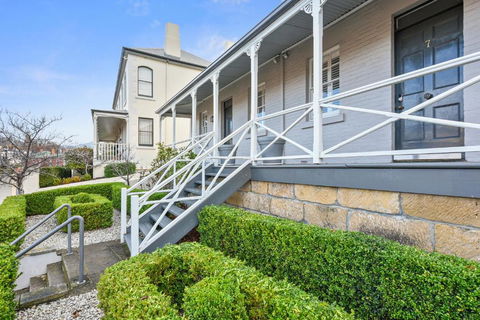 Hampden Neuve - Luxury Georgian Cottage - Great Ocean Road Tourism 1