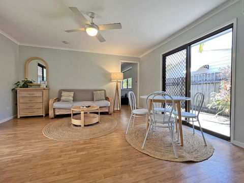 HAPPY DAZE - Great Ocean Road Tourism 2