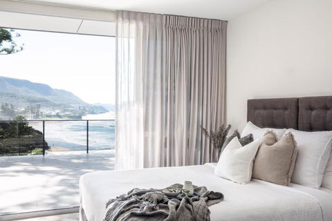 Headlands Austinmer Beach - Great Ocean Road Tourism 0