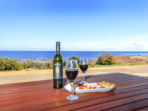 High Tide - Beachfront Pet-friendly - Great Ocean Road Tourism 3