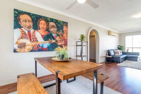 Inner City Pad Indooroopilly - Great Ocean Road Tourism 0
