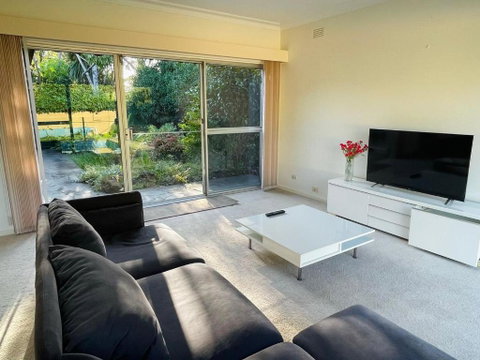 Home In Brighton - Great Ocean Road Tourism 3