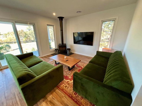 House On The Hill - Great Ocean Road Tourism 2