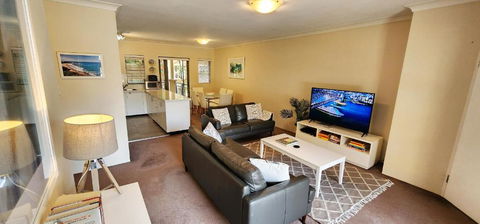 Inner City Apartment - Moments To The City Centre - Great Ocean Road Tourism 0
