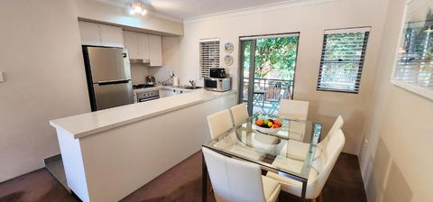 Inner City Apartment - Moments To The City Centre - Great Ocean Road Tourism 3