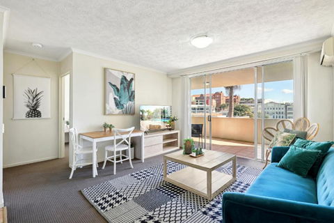 Inner-City 1-Bed With Pool Gym Sauna & Spa - Great Ocean Road Tourism 0