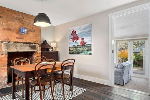 Irresistible Renovated 1840 Inner-city Cottage - Great Ocean Road Tourism 3