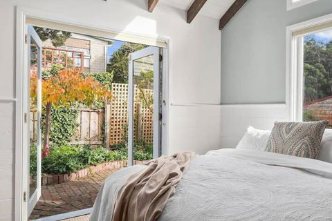 Irresistible Renovated 1840 Inner-city Cottage - Great Ocean Road Tourism 0