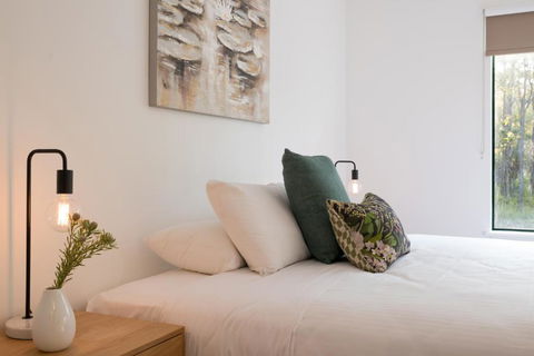 Island Brook Estate Vineyard And Chalets - Great Ocean Road Tourism 3