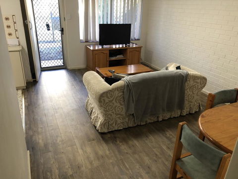 Affordable Comfortable Inglewood Apartment+Pool - Great Ocean Road Tourism 1