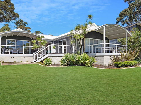 Akarana Beach House :: Jervis Bay Rentals - Great Ocean Road Tourism 0