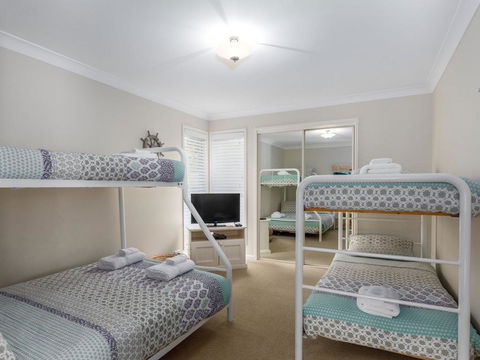 Akarana Beach House :: Jervis Bay Rentals - Great Ocean Road Tourism 1