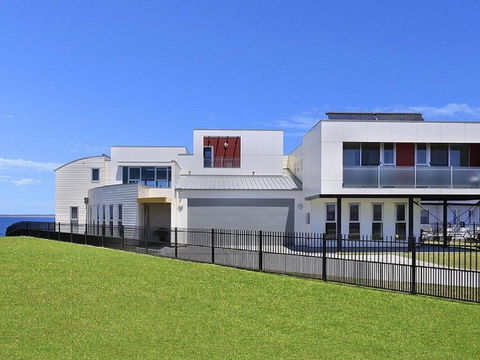 Albatross - Whale Watch From The House - Great Ocean Road Tourism 0