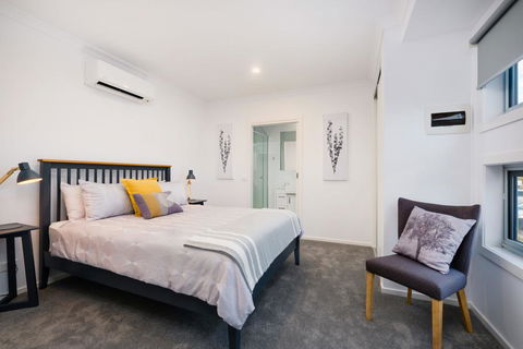 Albury Yalandra Apartment 2 - Great Ocean Road Tourism 0