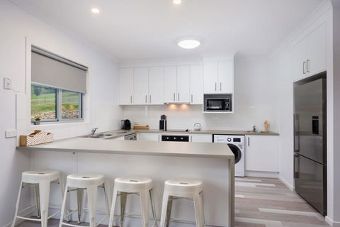 Albury Yalandra Apartment 2 - Great Ocean Road Tourism 1