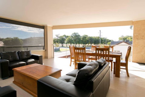 Alcedonia Retreat - Great Ocean Road Tourism 1