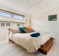 Alice's Palace 2-minute walk to lifeguard patrolled surf beach - Great Ocean Road Tourism