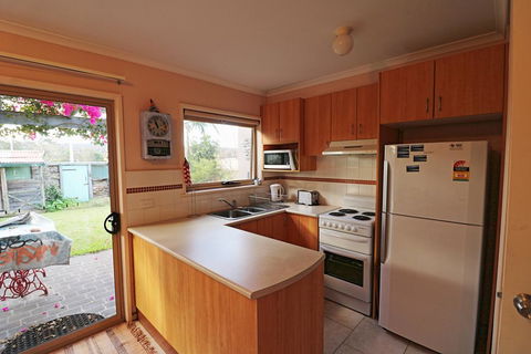 Alloway - Great Ocean Road Tourism 3