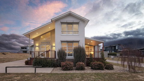 Alpine Snow Angels Retreat Luxurious Snowy Mountains Living - Great Ocean Road Tourism 0