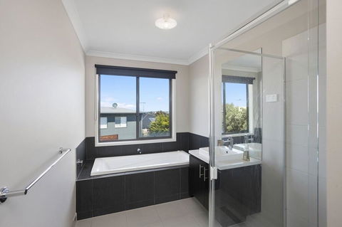 Alyxia Escape 15 - Great Ocean Road Tourism 2