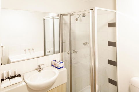 Amazing Accommodations: St Kilda - Great Ocean Road Tourism 2