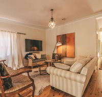 Ambrose On Byng - Central Location w/ 2 Bathroom - Great Ocean Road Tourism