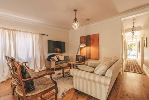 Ambrose On Byng - Central Location W/ 2 Bathroom - Great Ocean Road Tourism 0