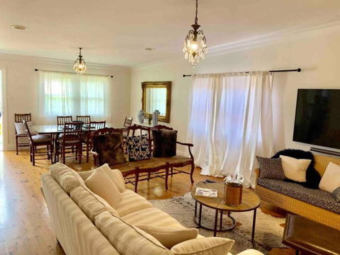 Ambrose On Byng - Central Location W/ 2 Bathroom - Great Ocean Road Tourism 1