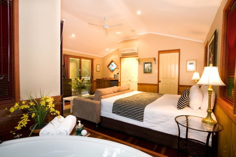 Amore On Buderim Rainforest Cabins - Great Ocean Road Tourism 1