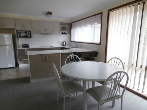 Anchorbell Holiday Apartments - Great Ocean Road Tourism 1