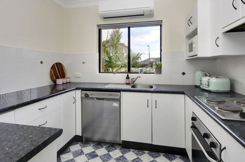 Anchored At South West Rocks - Great Ocean Road Tourism 2