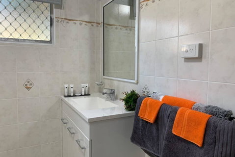 Andergrove Home With A Garden View-Wi-fi & Netflix - Great Ocean Road Tourism 1